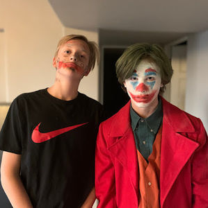 Meet your Posher, Max